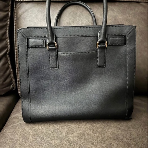 Michael Kors Dillion Bag - Picture 2 of 3